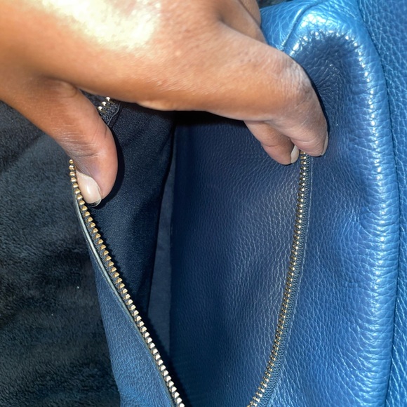 COACH **AUTHENTIC** Charlie Navy Medium Backpack - Picture 4 of 8